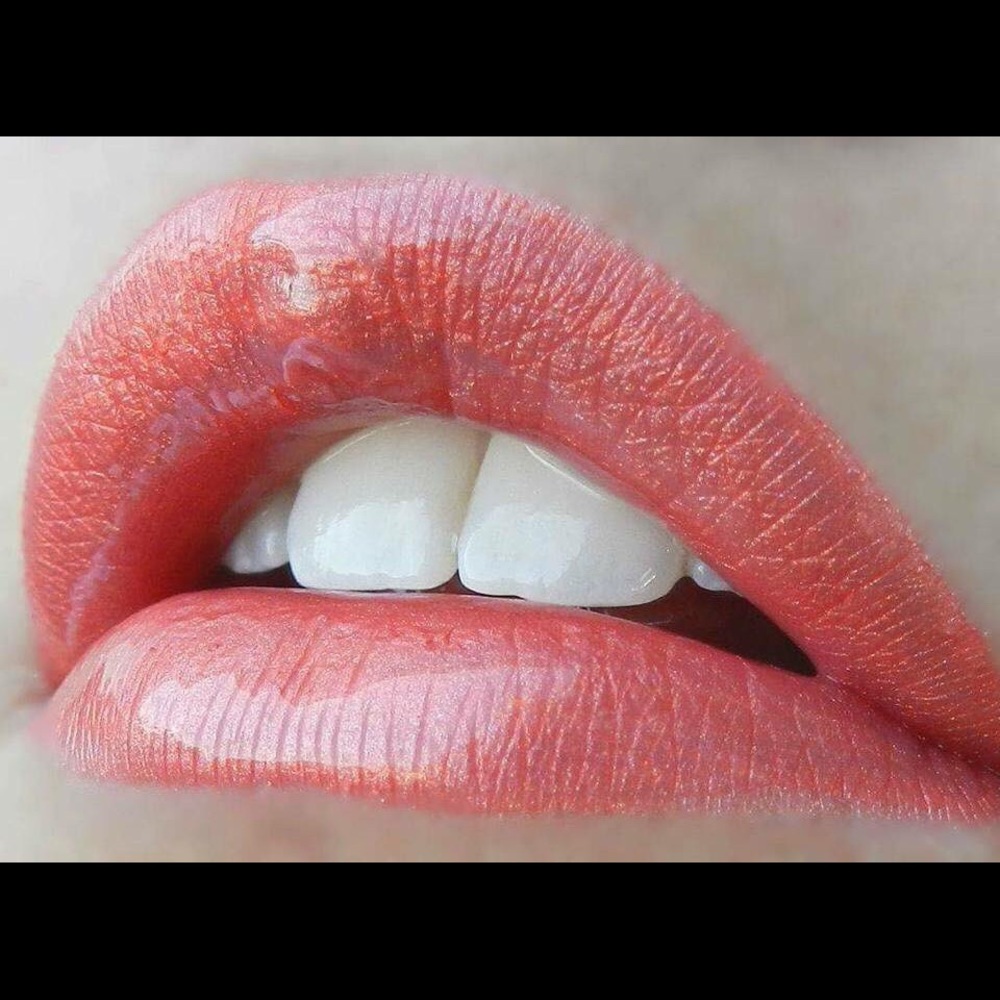 LipSense limited edition color Coral-Lina